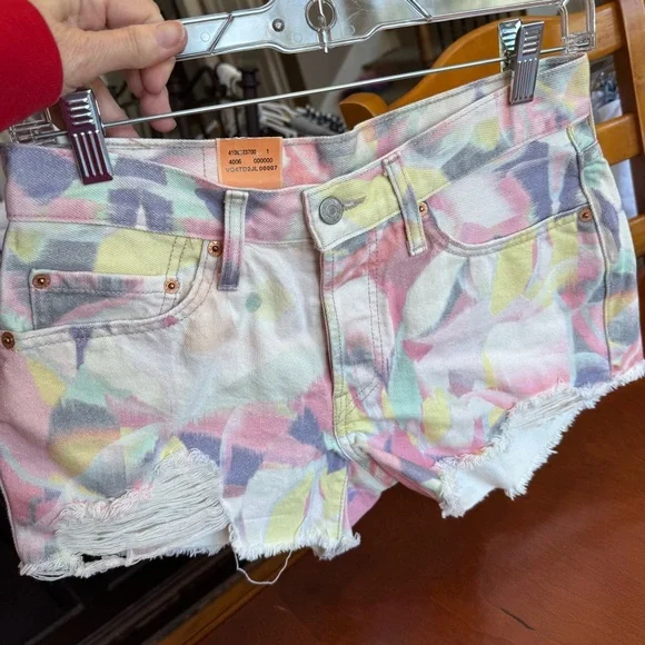 Levi's 501 Button Fly Distressed Cut-Off Raw Hem Grunge Tie Dye Shorts Size 26 - Picture 13 of 14